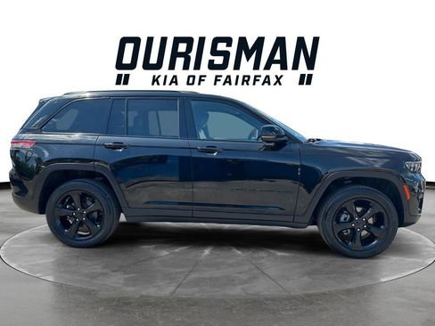 Used 2022 Jeep Grand Cherokee Altitude AWD/4WD image 7