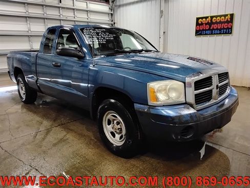 Used 2006 Dodge Dakota ST image 1