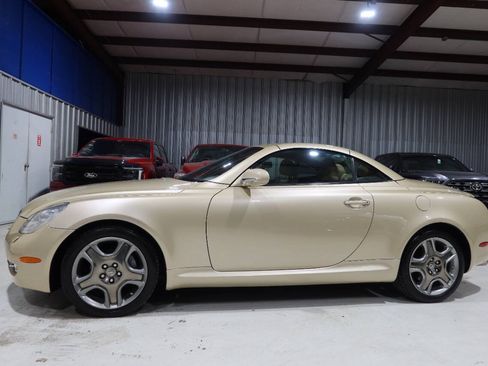 Used 2006 Lexus SC 430 Convertible w/ Preferred Accessory Pkg RWD image 39