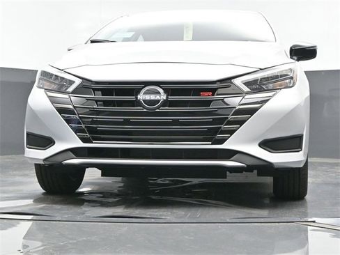 New 2025 Nissan Versa SR w/ Trunk Package image 20