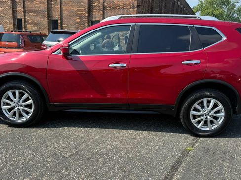 Used 2017 Nissan Rogue SV AWD/4WD image 6
