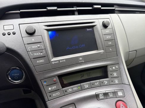 Used 2014 Toyota Prius Four FWD image 33