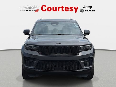 Certified 2022 Jeep Grand Cherokee Altitude AWD/4WD image 9