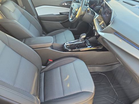 New 2026 Chevrolet Trax LT w/ LT Convenience Package FWD image 10