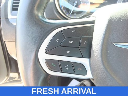 Used 2017 Chrysler 300 Limited w/ Value Package RWD image 22