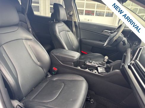 Used 2024 Kia Sportage EX image 9