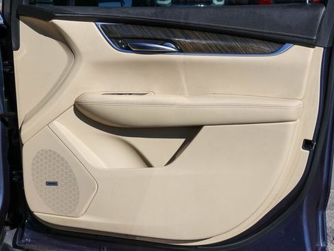 Used 2018 Cadillac XT5 AWD image 15