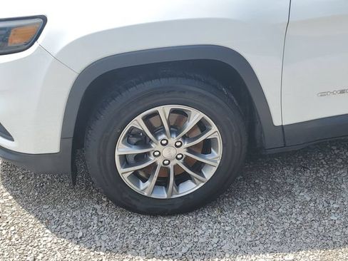 Used 2020 Jeep Cherokee Latitude Plus AWD/4WD image 8