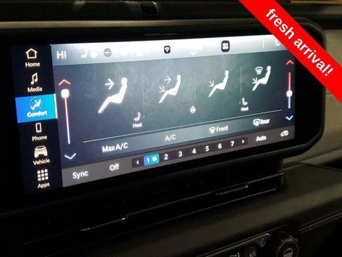 Certified 2025 Jeep Wrangler Unlimited Sahara AWD/4WD image 29