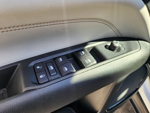 Used 2022 Jeep Compass Limited AWD/4WD image 23