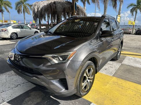 Used 2016 Toyota RAV4 LE FWD image 1