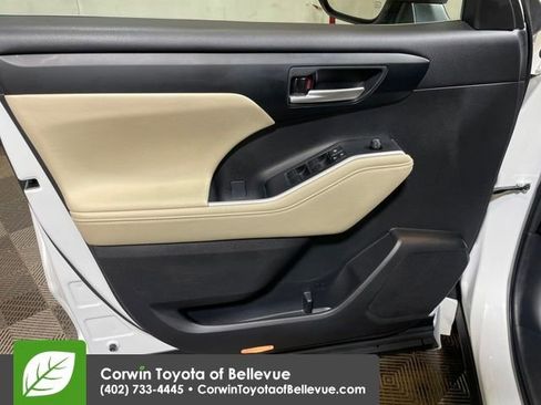 Certified 2023 Toyota Highlander XLE image 10