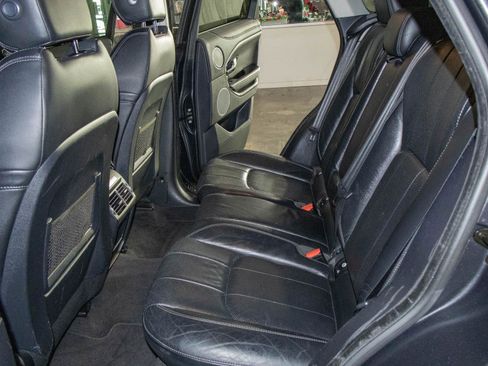 Used 2017 Land Rover Range Rover Evoque SE Premium image 13