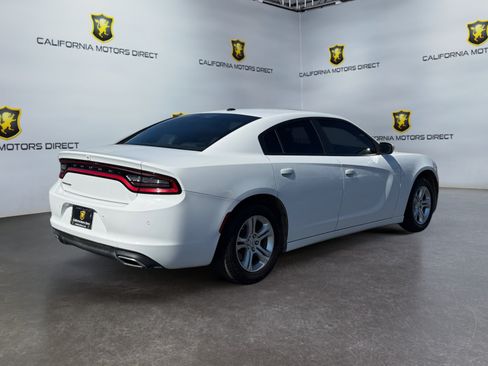 Used 2022 Dodge Charger SXT w/ Leather Interior Group RWD image 4
