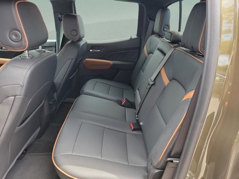 Used 2025 GMC Canyon AT4 w/ Technology Plus Package AWD/4WD image 13