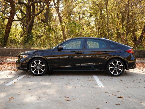 Certified 2025 Honda Civic Sport Touring image 6