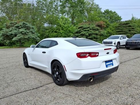 Used 2022 Chevrolet Camaro LT RWD image 5