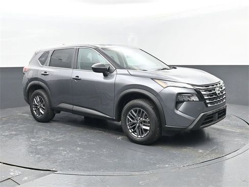 Used 2024 Nissan Rogue S image 3