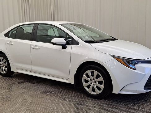 Used 2025 Toyota Corolla LE image 5