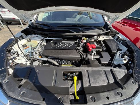 Used 2025 Nissan Rogue SV image 33