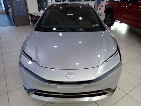 Certified 2026 Toyota Prius Plug-In Hybrid FWD image 8