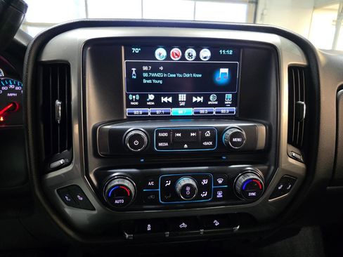 Used 2018 Chevrolet Silverado 1500 LT w/ All Star Edition image 31