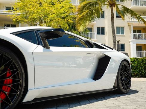 Used 2018 Lamborghini Aventador S image 38