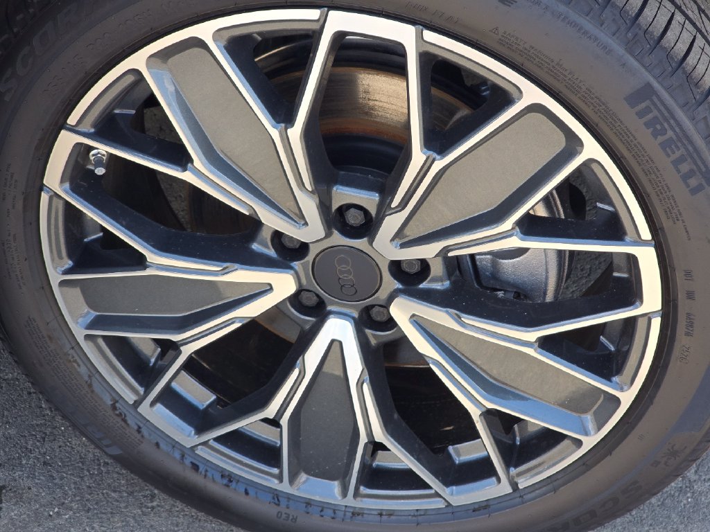New 2026 Audi Q5 Premium Plus AWD/4WD image 10