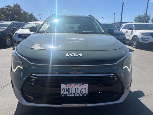 Used 2024 Kia Niro EX Touring FWD image 2