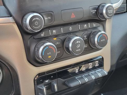 Used 2020 RAM 1500 Laramie AWD/4WD image 17