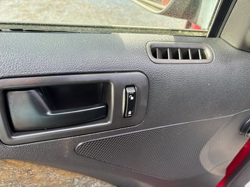 Used 2010 Ford Mustang Coupe RWD image 22