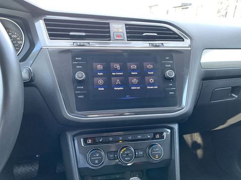 Used 2021 Volkswagen Tiguan SE AWD/4WD image 21