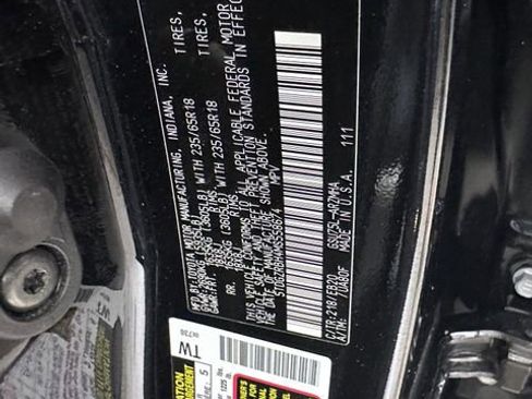 Used 2021 Toyota Highlander XLE AWD/4WD image 35