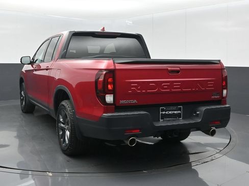 Used 2025 Honda Ridgeline Sport image 6
