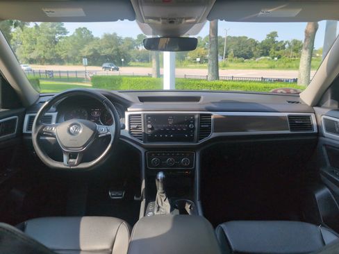 Used 2019 Volkswagen Atlas SE w/ Panoramic Sunroof Package FWD image 28
