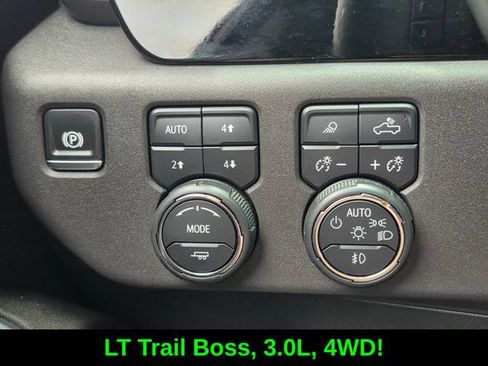 Used 2024 Chevrolet Silverado 1500 LT Trail Boss w/ LT Trail Boss Premium Package AWD/4WD image 22