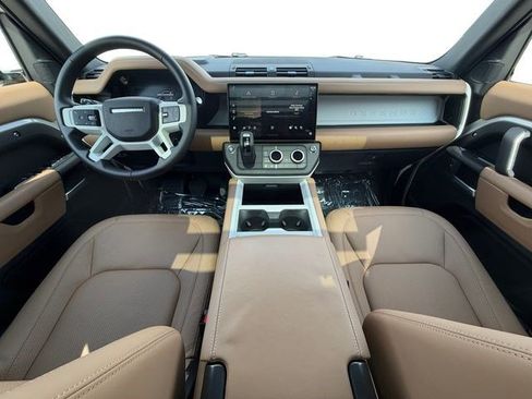 Used 2026 Land Rover Defender 110 X-Dynamic SE AWD/4WD image 13
