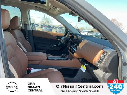 New 2026 Nissan Pathfinder Platinum image 11