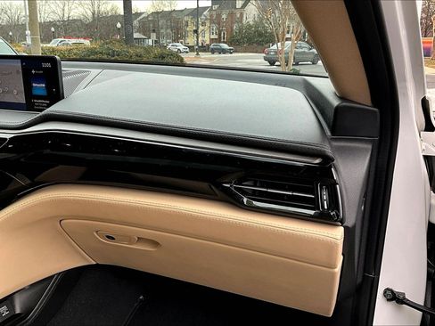 Used 2024 Acura MDX SH-AWD w/ Advance Package image 16