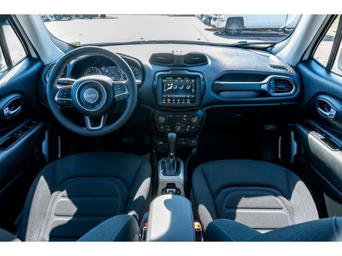 Used 2022 Jeep Renegade Latitude image 19