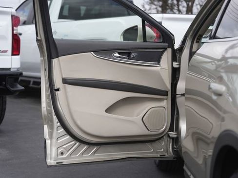 Used 2017 Lincoln MKX Select w/ Select Plus Package image 29