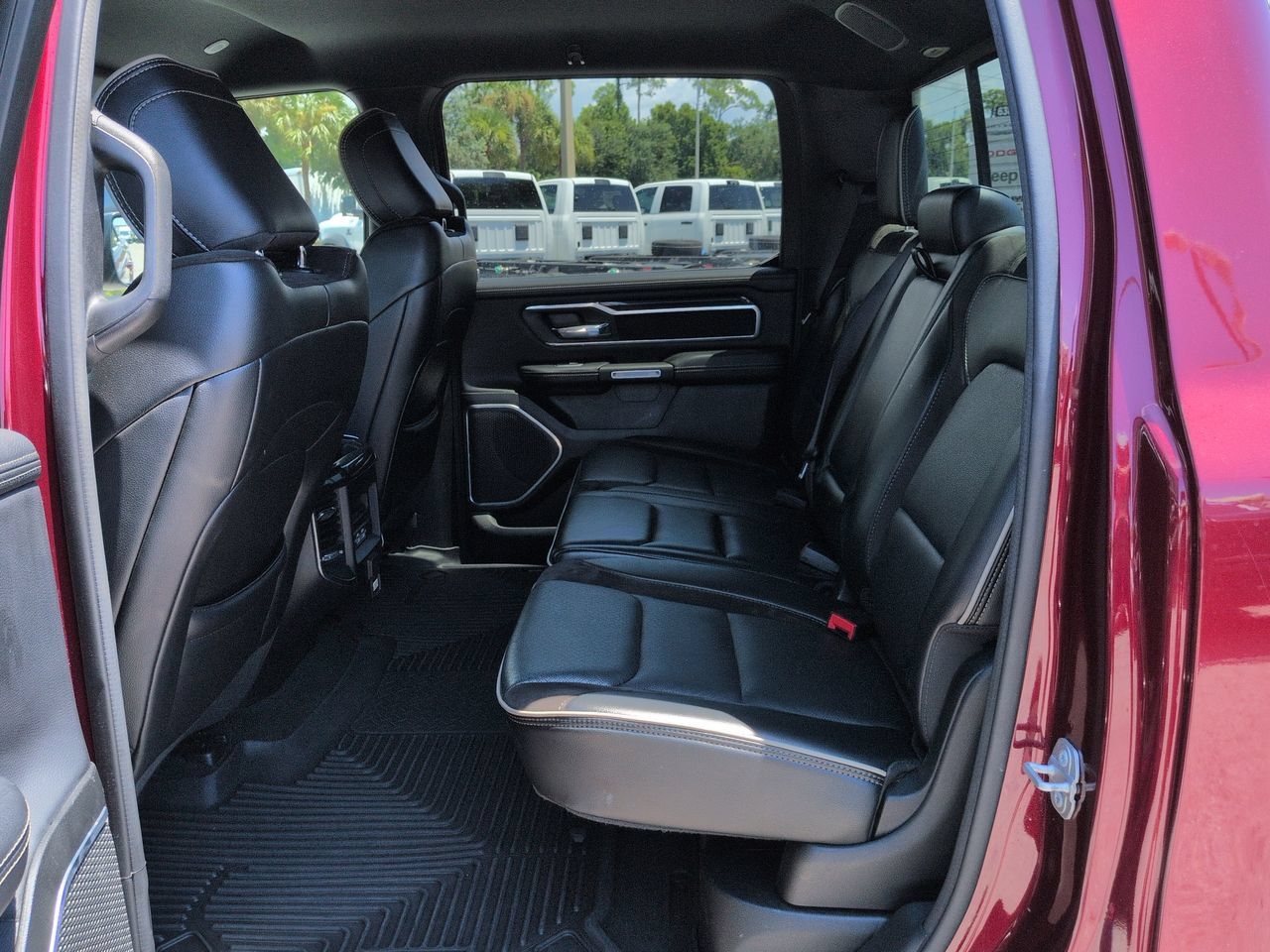 Used 2022 RAM 1500 Laramie w/ Sport Appearance Package AWD/4WD image 14