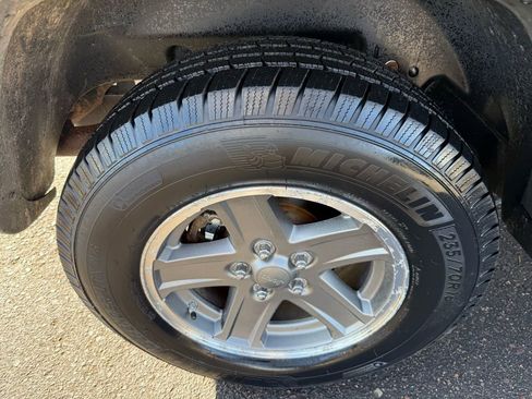 Used 2005 Jeep Liberty Renegade w/ Trailer Tow Group image 12