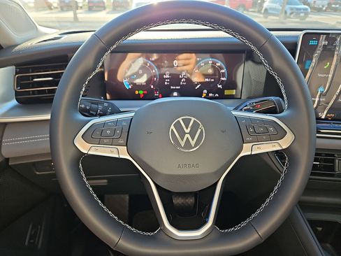 New 2026 Volkswagen Tiguan SE AWD/4WD image 22