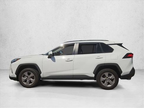 Used 2025 Toyota RAV4 XLE FWD image 9