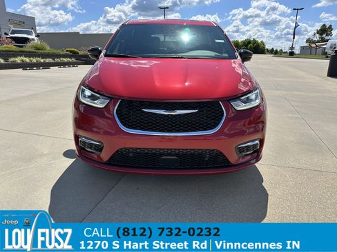 New 2026 Chrysler Pacifica Select image 7