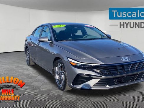 Used 2024 Hyundai Elantra SEL w/ Convenience Package image 1