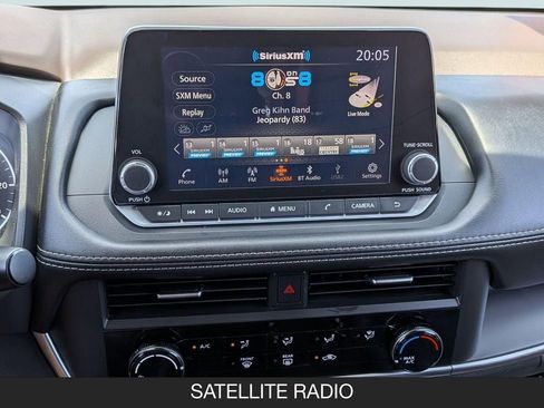Used 2023 Nissan Rogue S FWD image 17