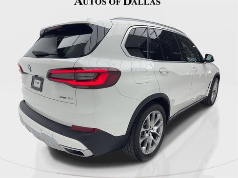 Used 2022 BMW X5 xDrive40i w/ Parking Assistance Package image 9