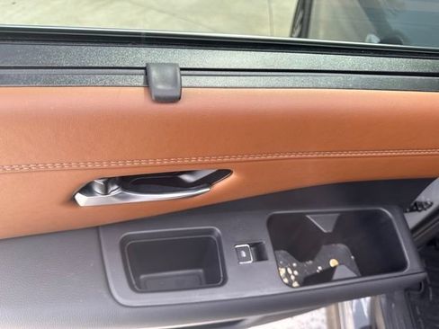 Used 2025 Nissan Pathfinder Platinum FWD image 28